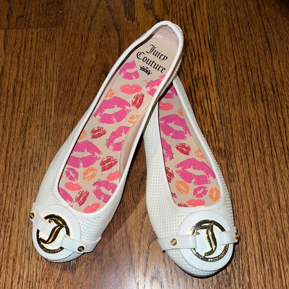 Juicy Couture flats size 10. Fits true to size